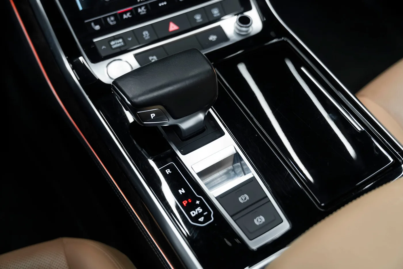 2018 Audi Q8 proposée par un concessionnaire spécialisé à Bratislava, Slovaquie, photo 11 sur 20