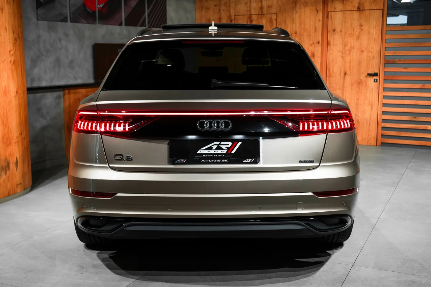 2018 Audi Q8 proposée par un concessionnaire spécialisé à Bratislava, Slovaquie, photo 20 sur 20
