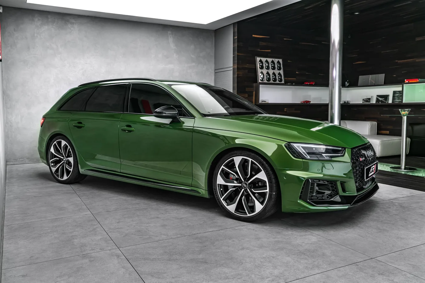 2018 Audi RS4 angeboten von einem Fachhändler in Ostrava, Tschechien, Foto 3 von 25