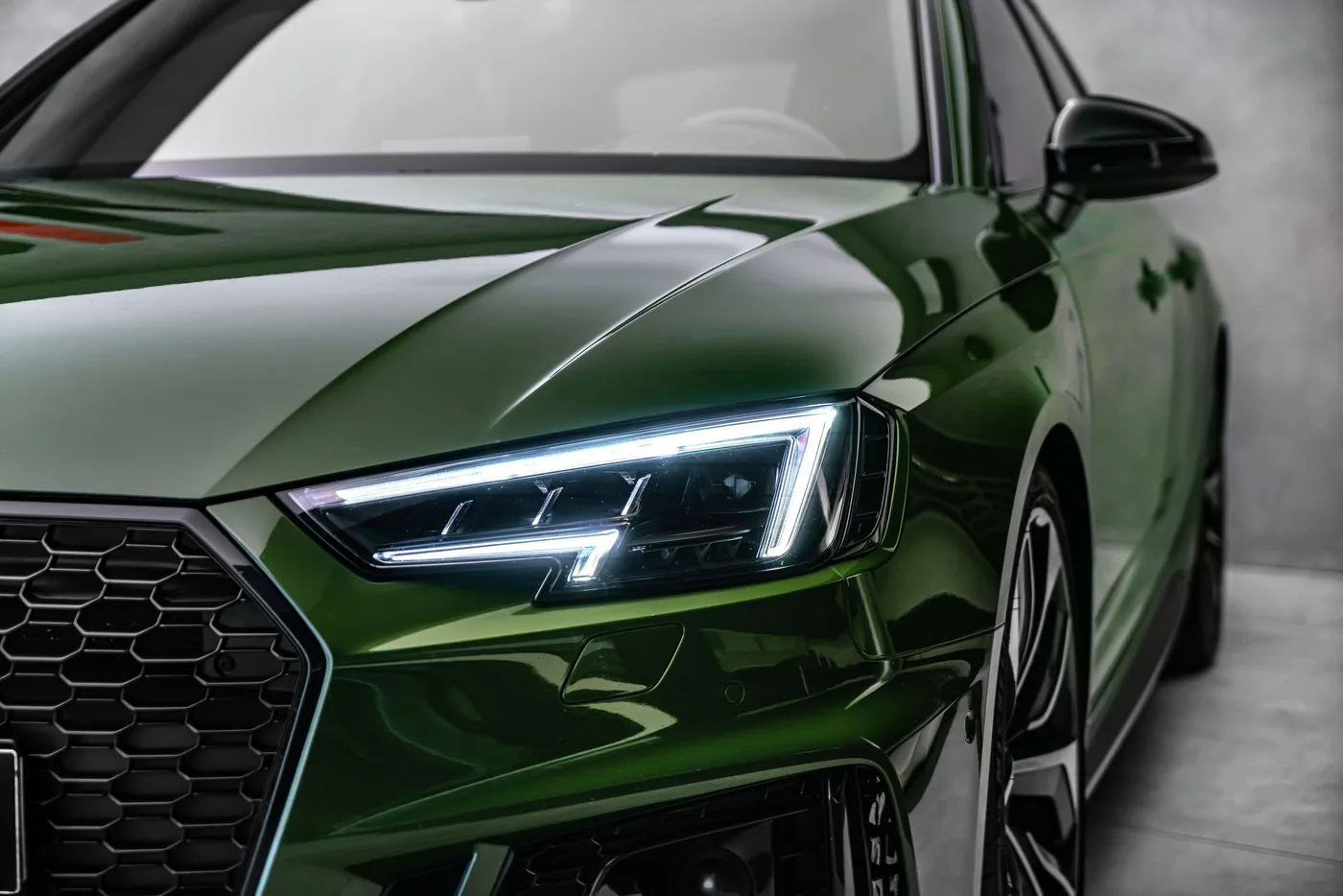 2018 Audi RS4 angeboten von einem Fachhändler in Ostrava, Tschechien, Foto 8 von 25