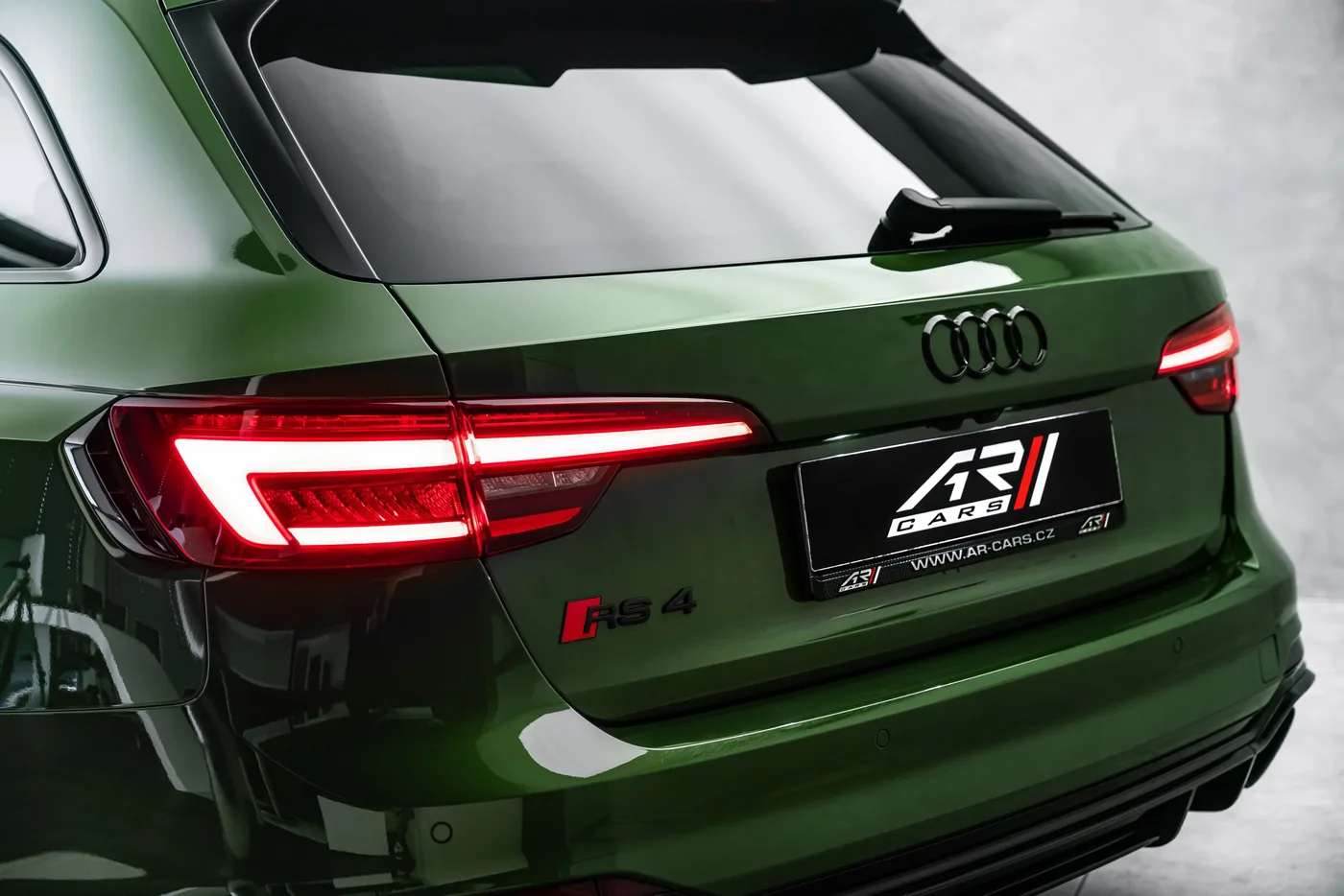 2018 Audi RS4 angeboten von einem Fachhändler in Ostrava, Tschechien, Foto 9 von 25