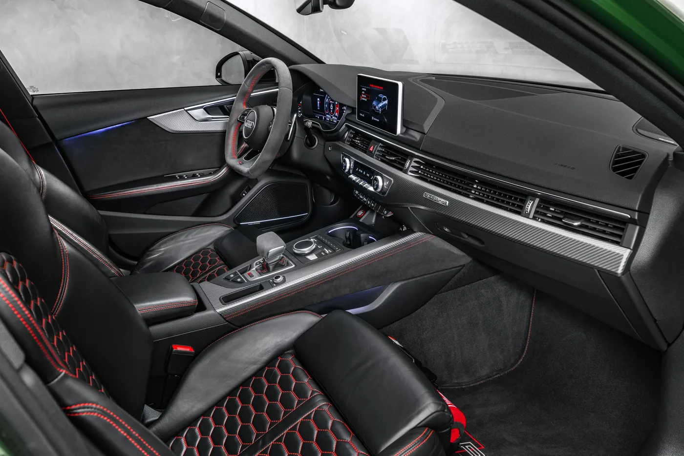 2018 Audi RS4 angeboten von einem Fachhändler in Ostrava, Tschechien, Foto 14 von 25