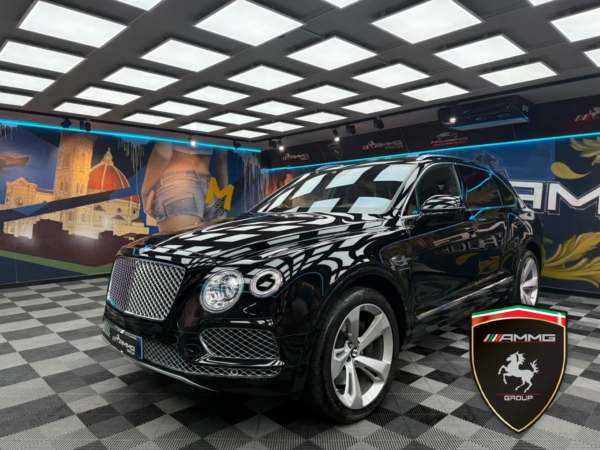 2018 Bentley Bentayga W12 offered by a specialist dealer in Calenzano, Italy, main photo