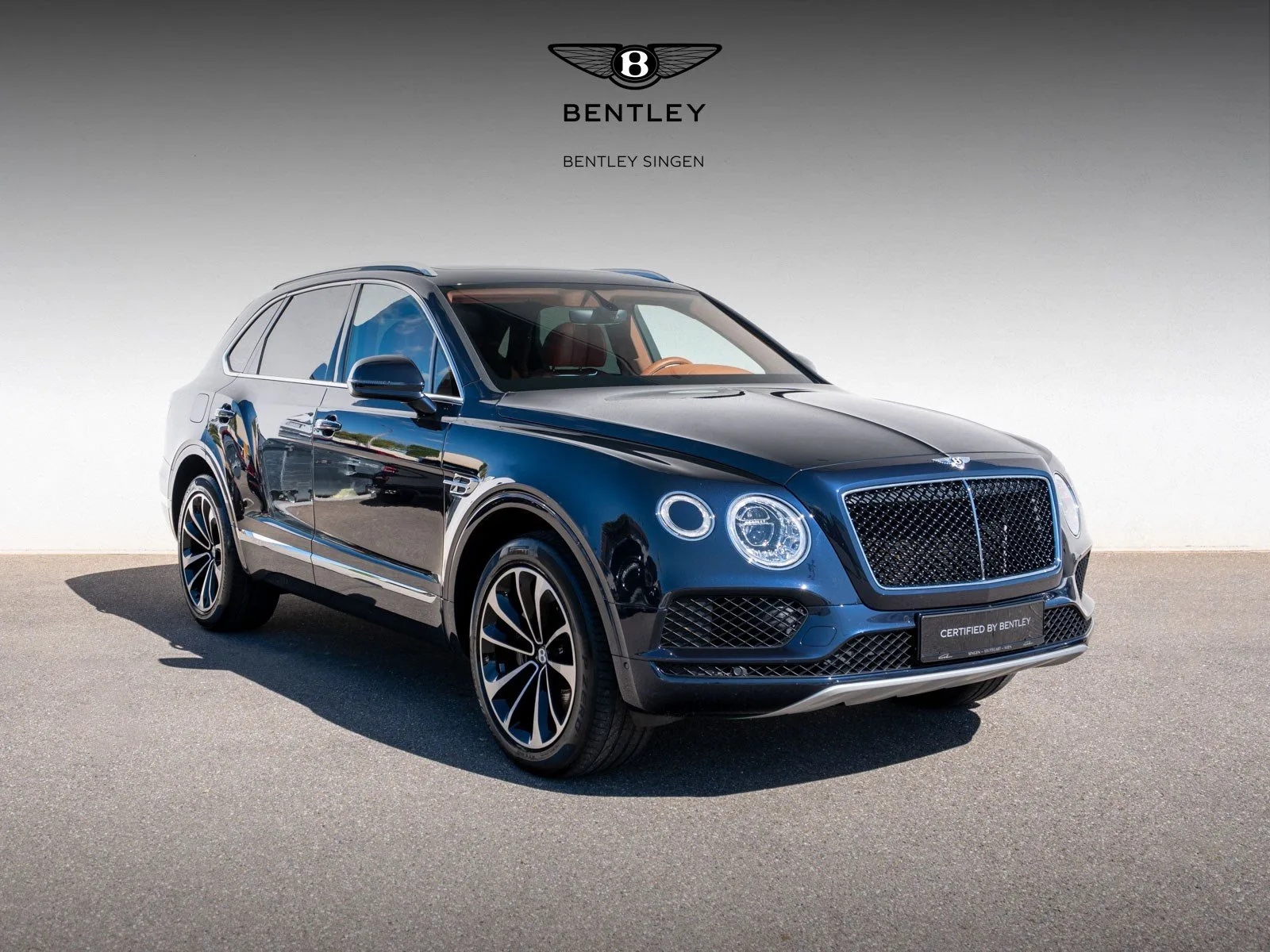 2018 Bentley Bentayga angeboten von einem Fachhändler in Singen, Deutschland, Hauptfoto