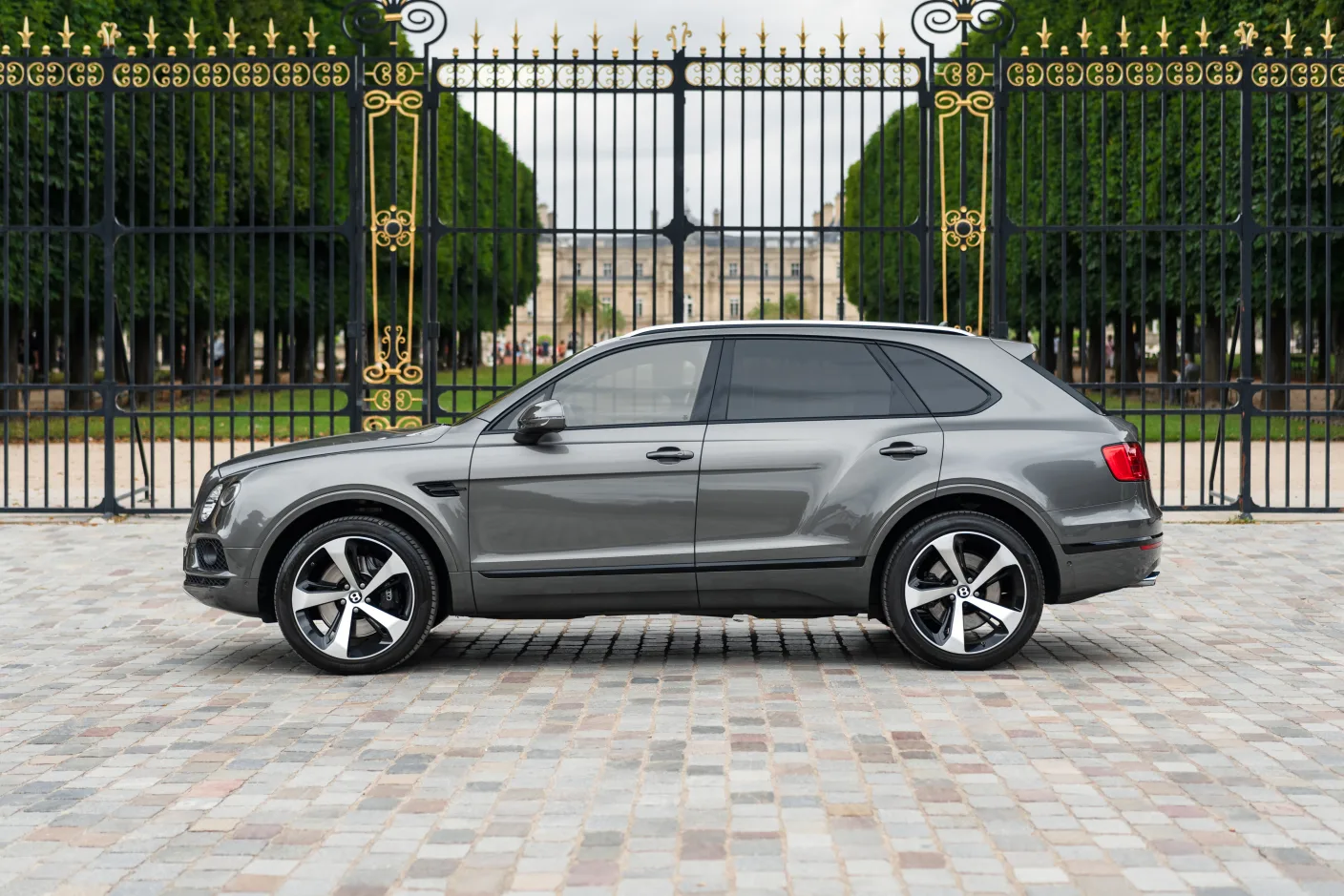 2018 Bentley Bentayga W12, 2/30
