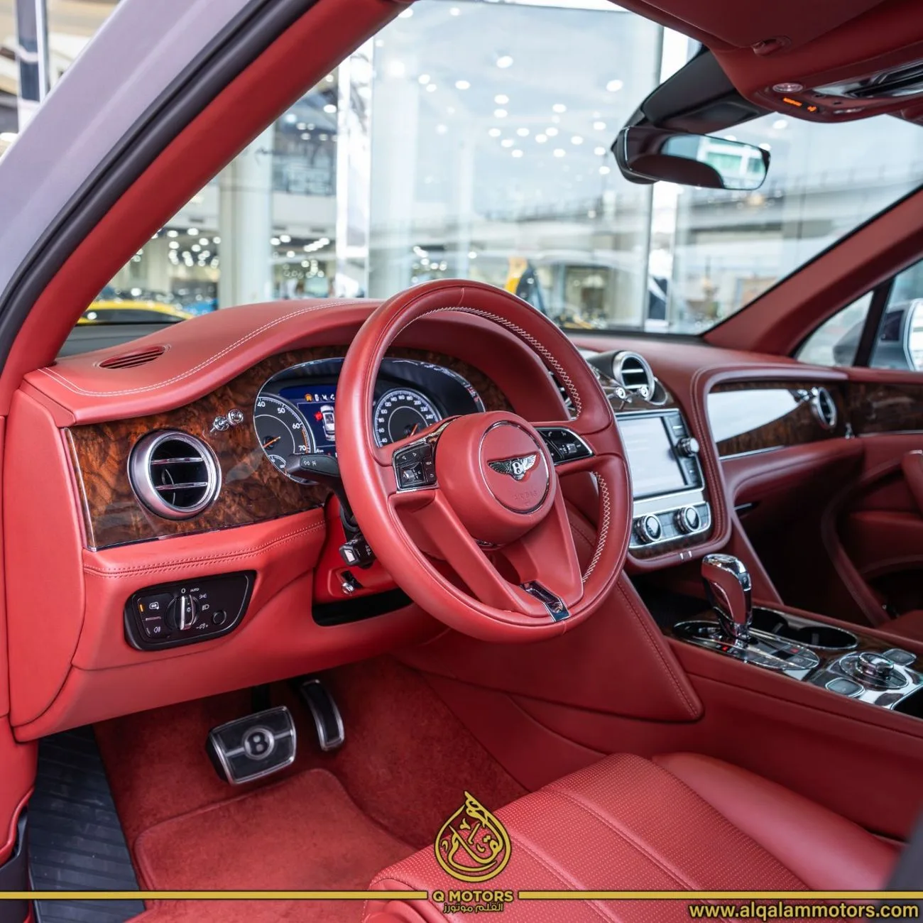 2018 Bentley Bentayga Signature offered by a specialist dealer in Dubai, United Arab Emirates, photo 9 of 12