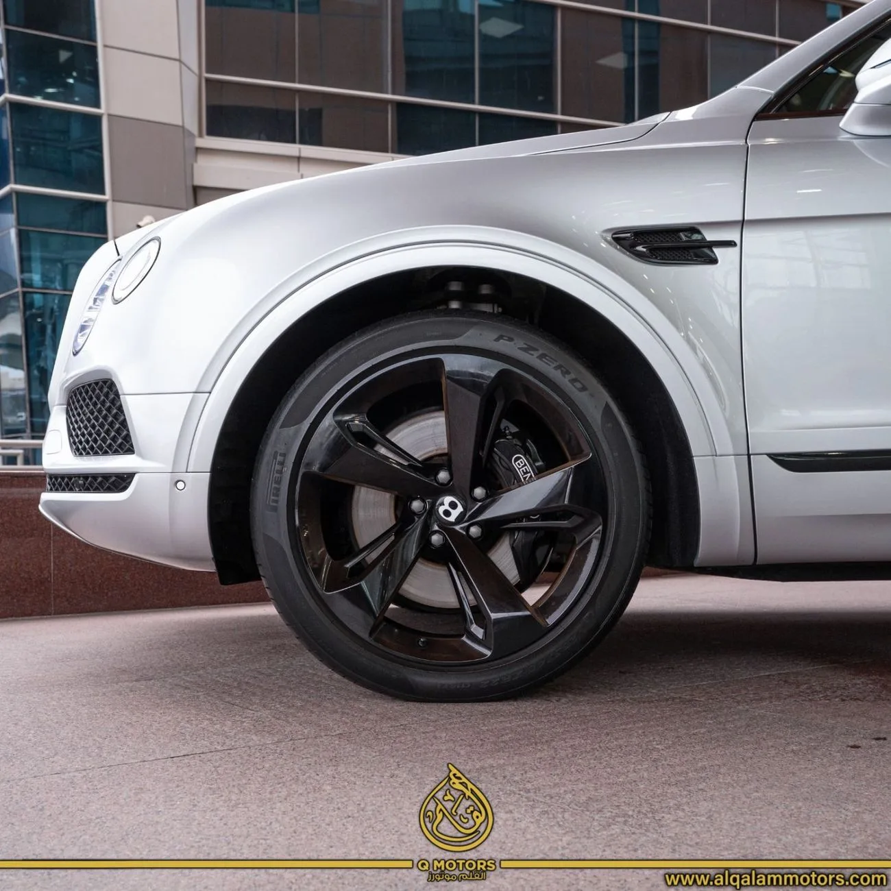 2018 Bentley Bentayga Signature offered by a specialist dealer in Dubai, United Arab Emirates, photo 12 of 12