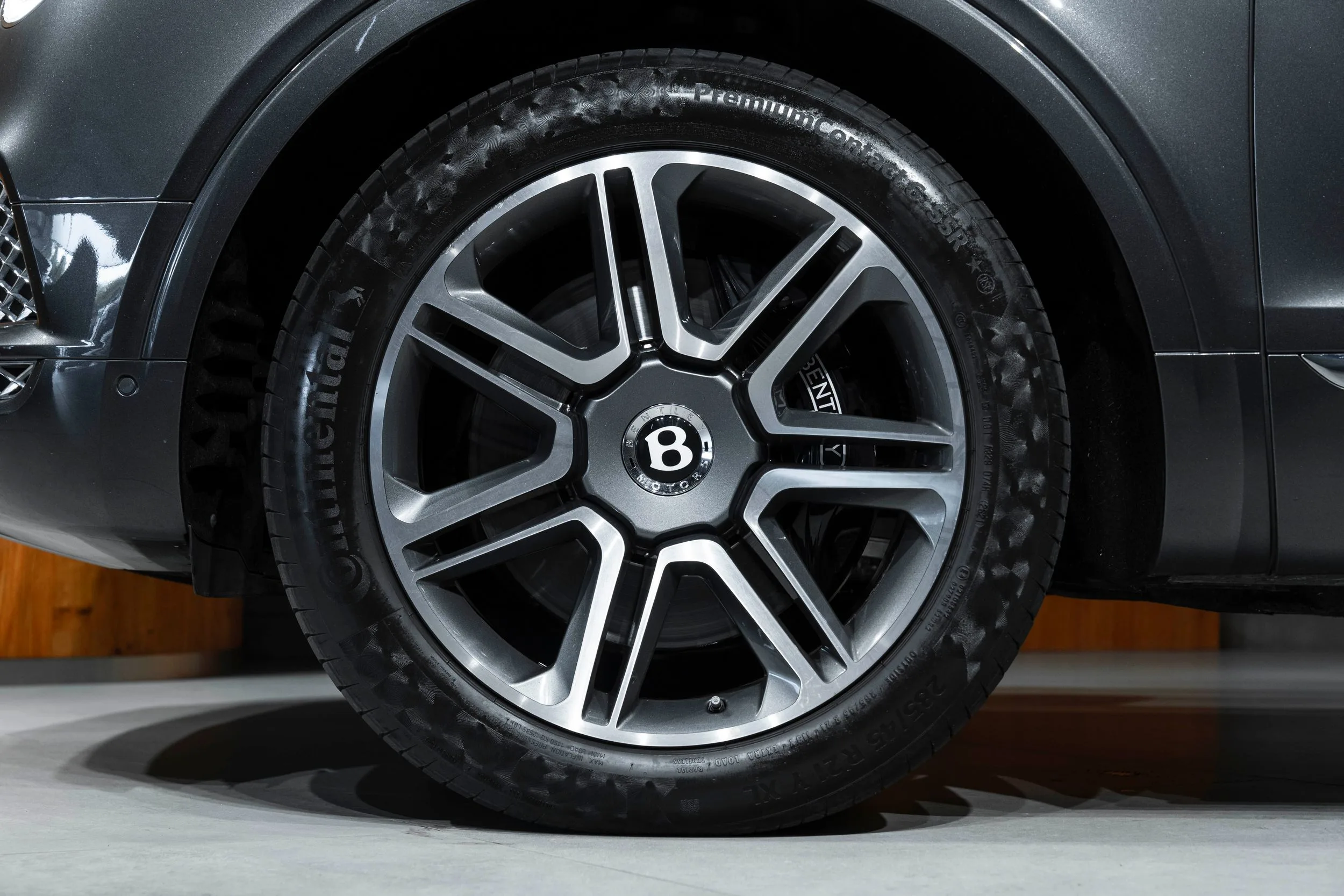 2018 Bentley Bentayga V8, 2/21