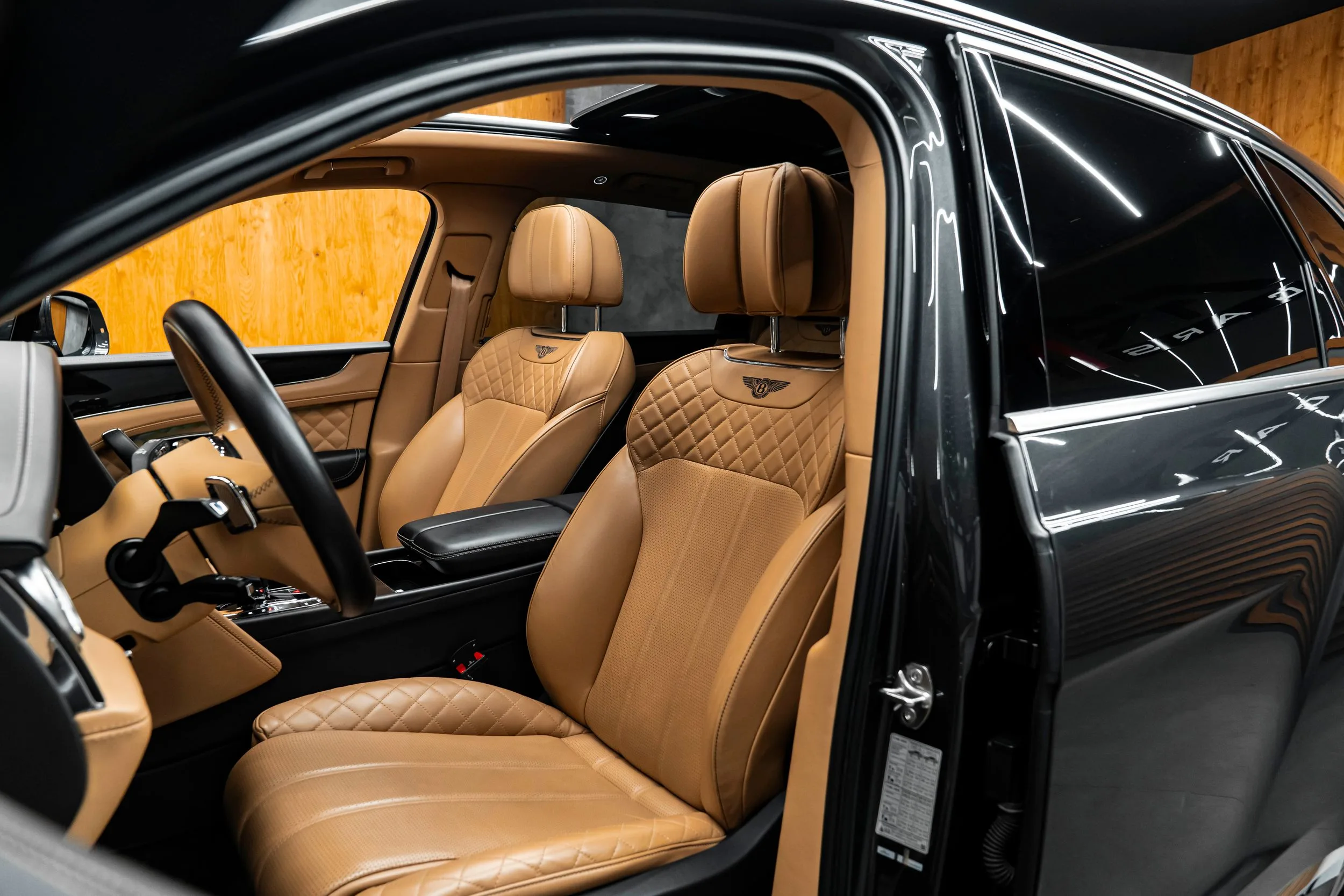 2018 Bentley Bentayga V8, 6/21