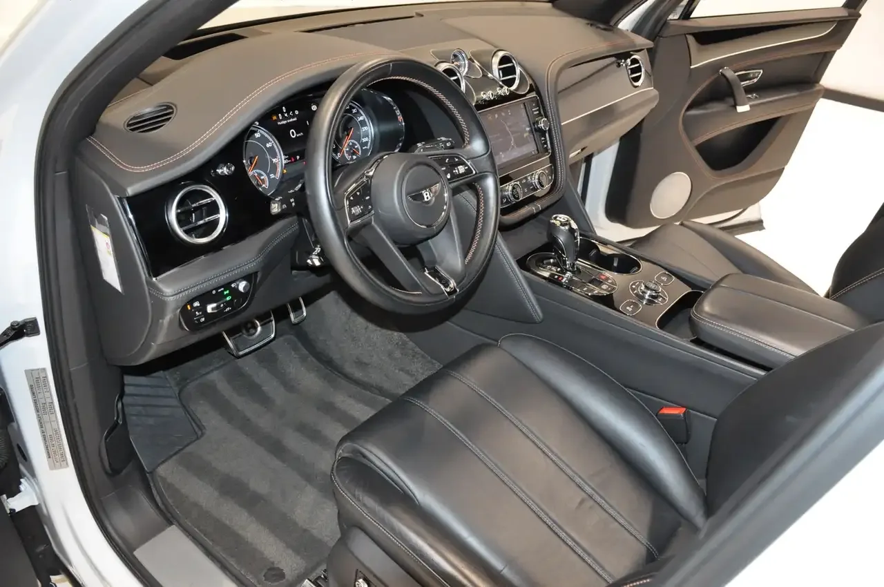 2018 Bentley Bentayga V8, 2/30