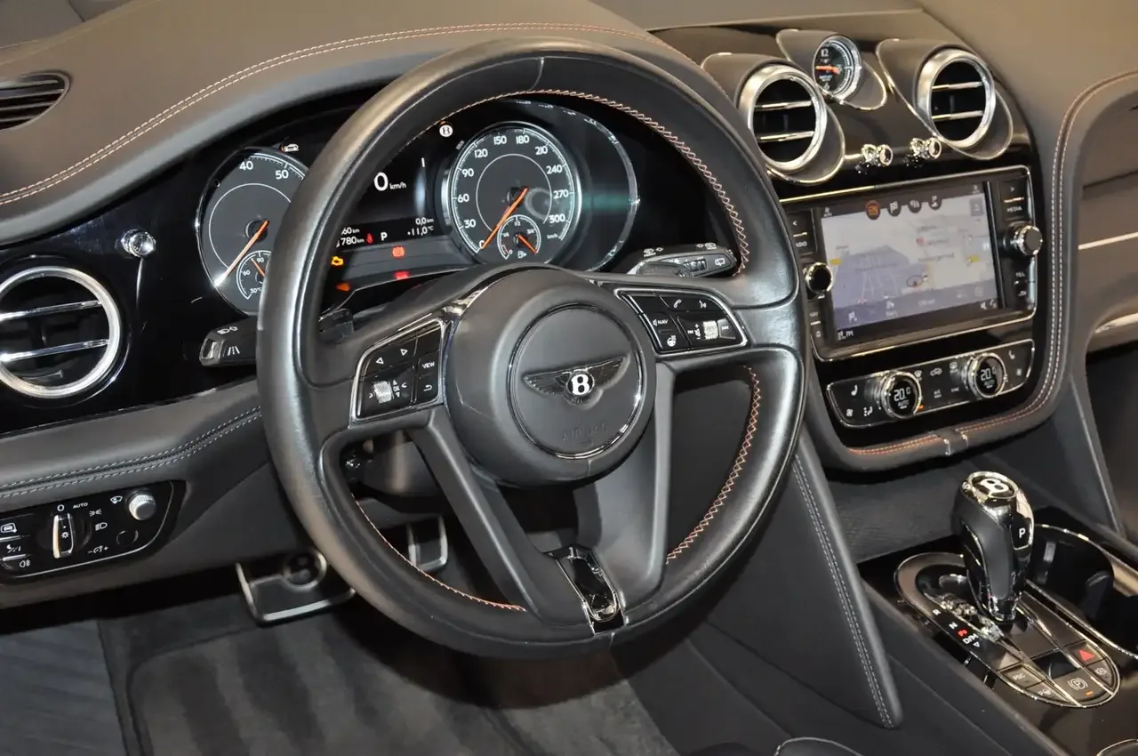 2018 Bentley Bentayga V8, 6/30