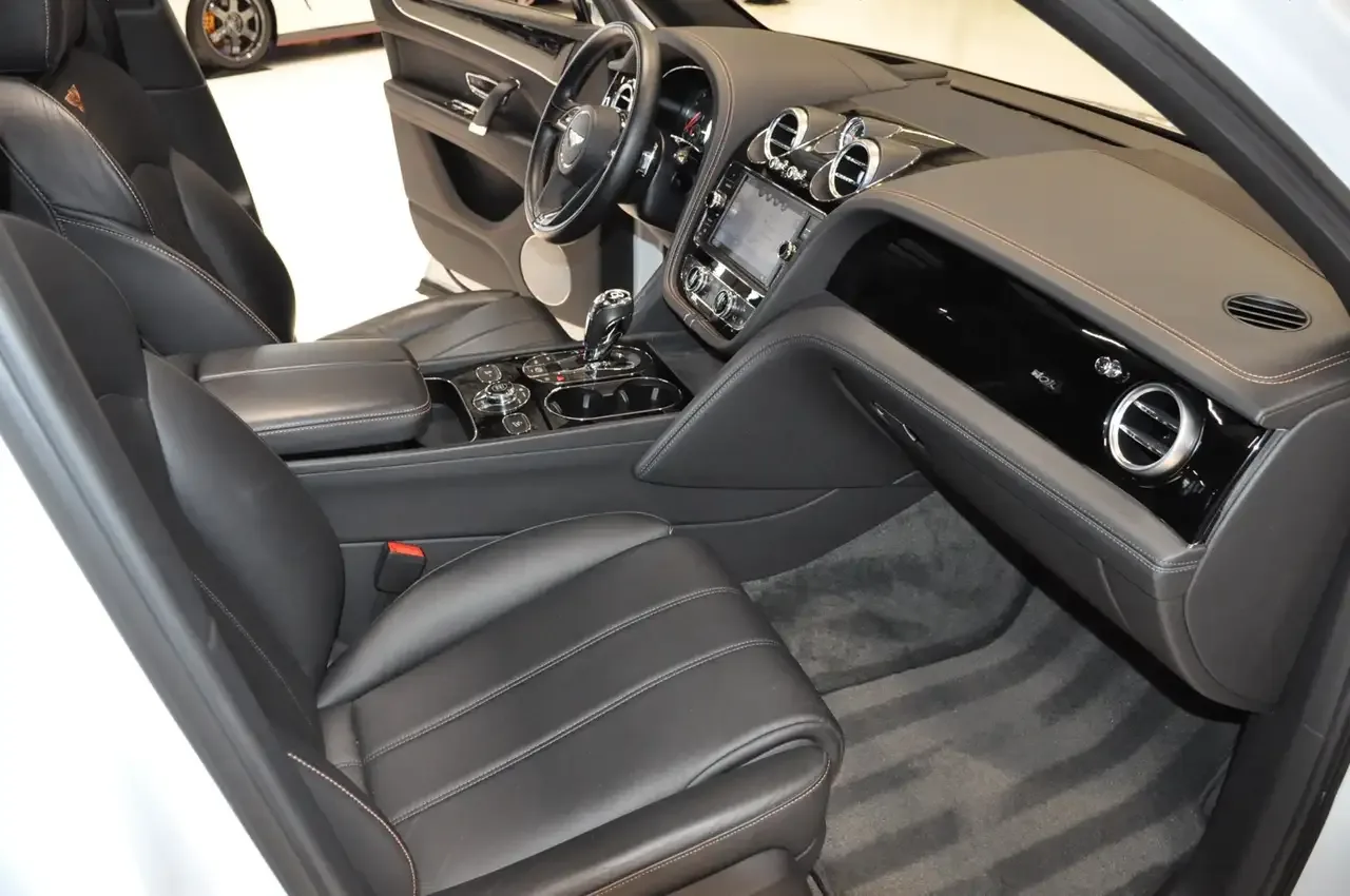 2018 Bentley Bentayga V8, 8/30