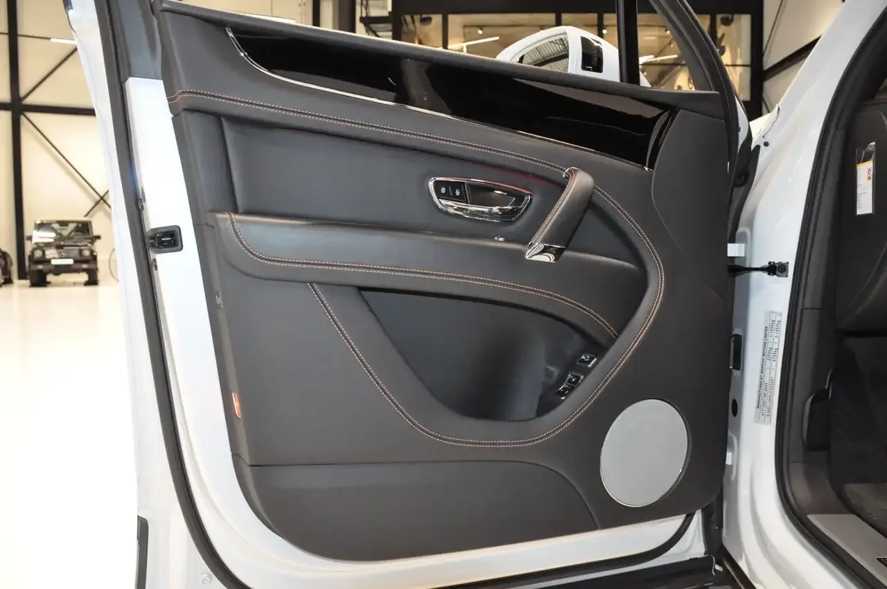 2018 Bentley Bentayga V8, 23/30