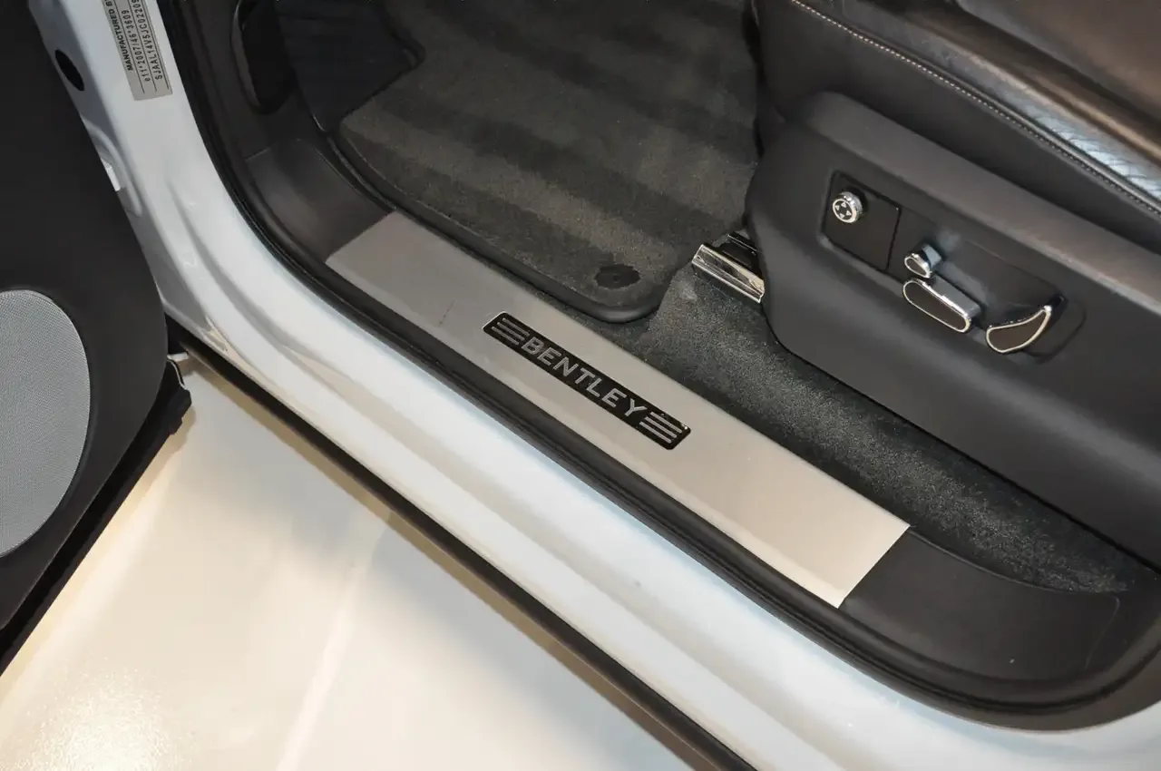 2018 Bentley Bentayga V8, 27/30