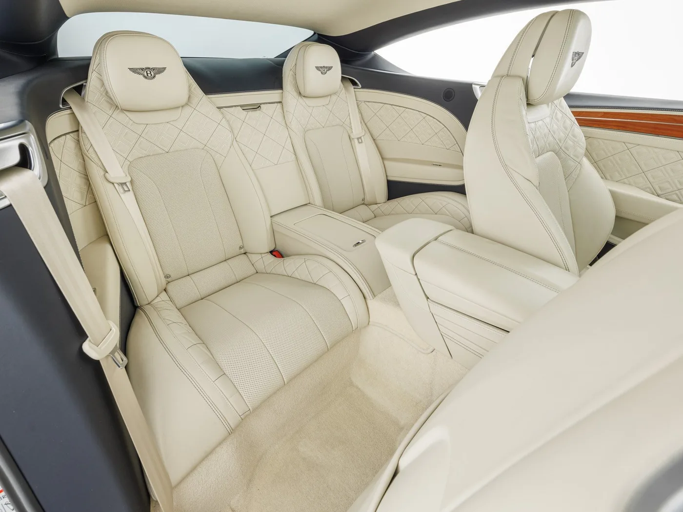 2018 Bentley Continental GT W12 offered by a specialist dealer in Singen, Germany, photo 14 of 15
