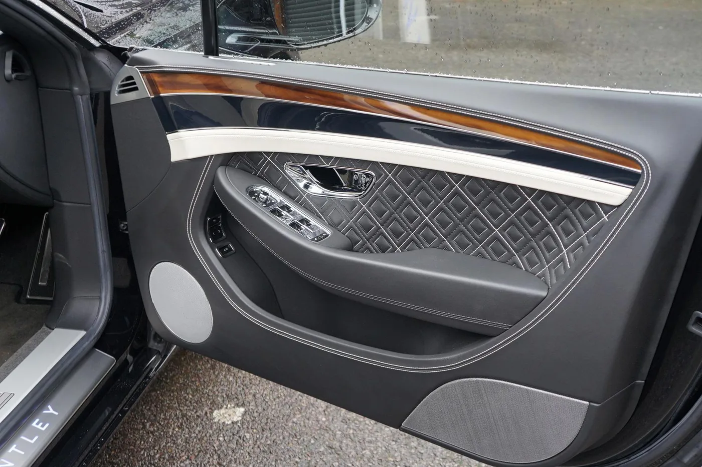 2018 Bentley Continental GT W12 angeboten von einer Vertragshändlergruppe in Ripley, Vereinigtes Königreich, Foto 10 von 25