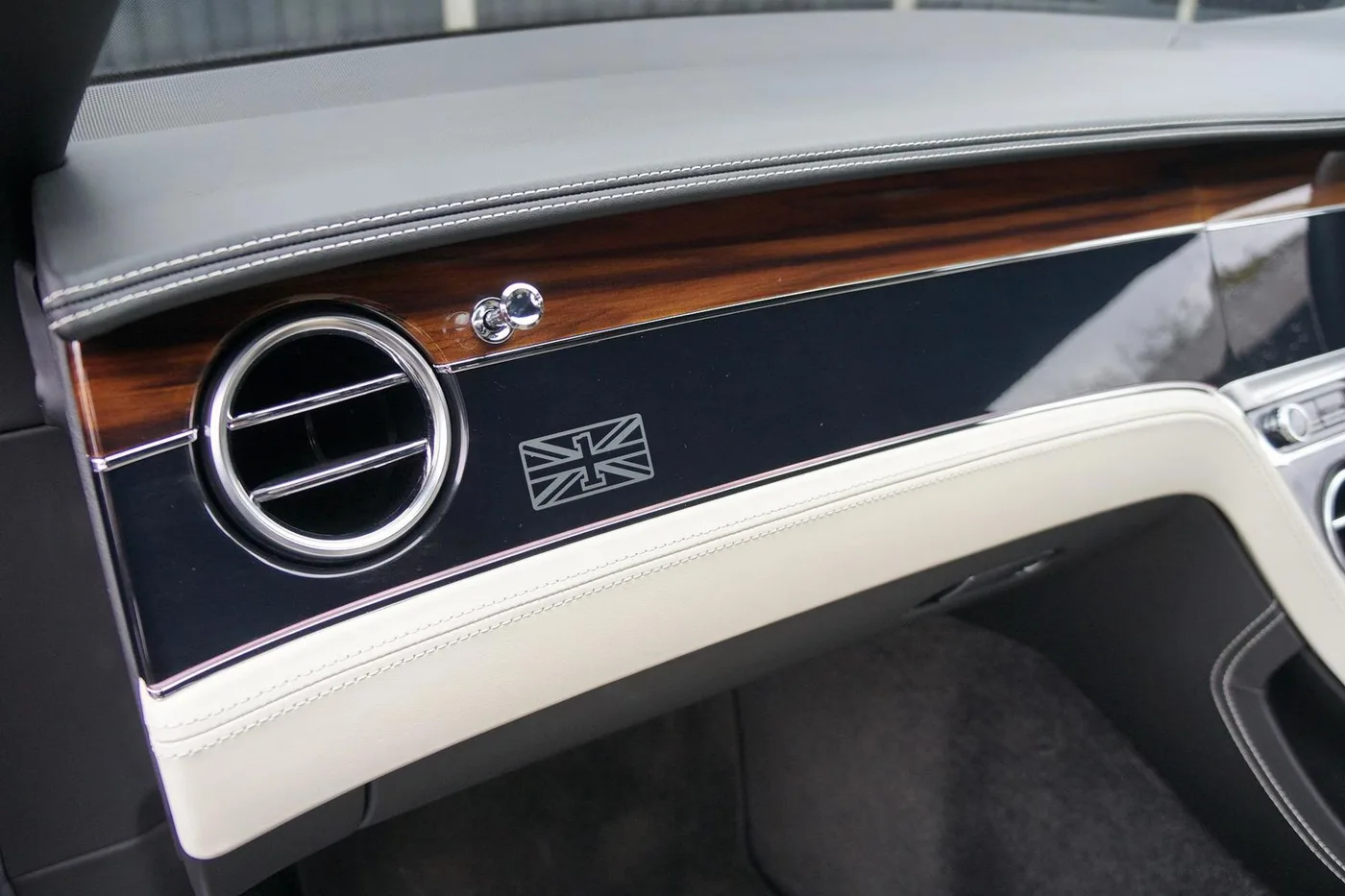 2018 Bentley Continental GT W12 angeboten von einer Vertragshändlergruppe in Ripley, Vereinigtes Königreich, Foto 22 von 25