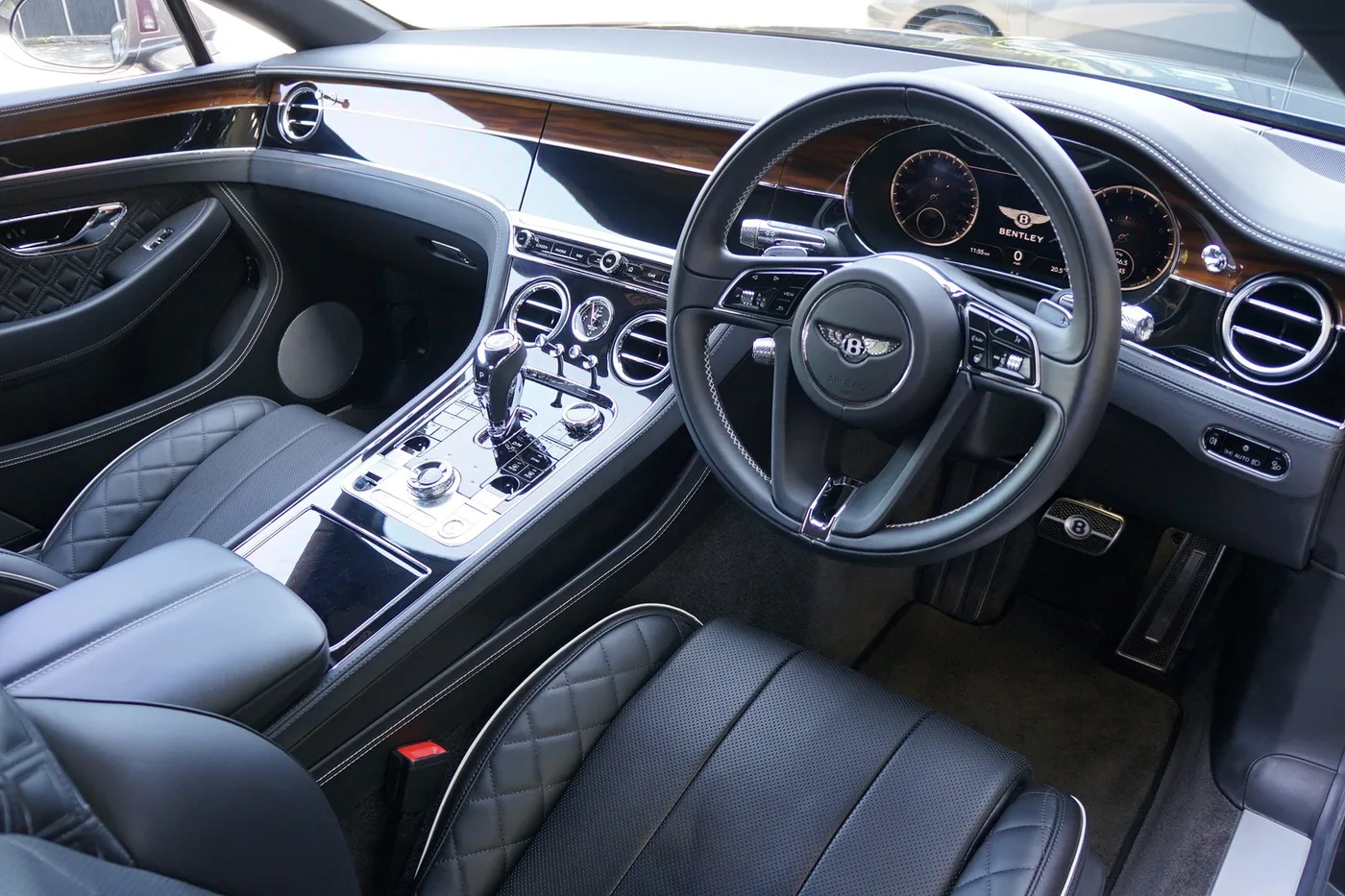 2018 Bentley Continental GT W12 angeboten von einer Vertragshändlergruppe in Ripley, Vereinigtes Königreich, Foto 10 von 25