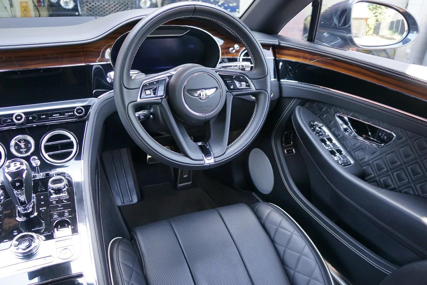 2018 Bentley Continental GT W12 angeboten von einer Vertragshändlergruppe in Ripley, Vereinigtes Königreich, Foto 14 von 25