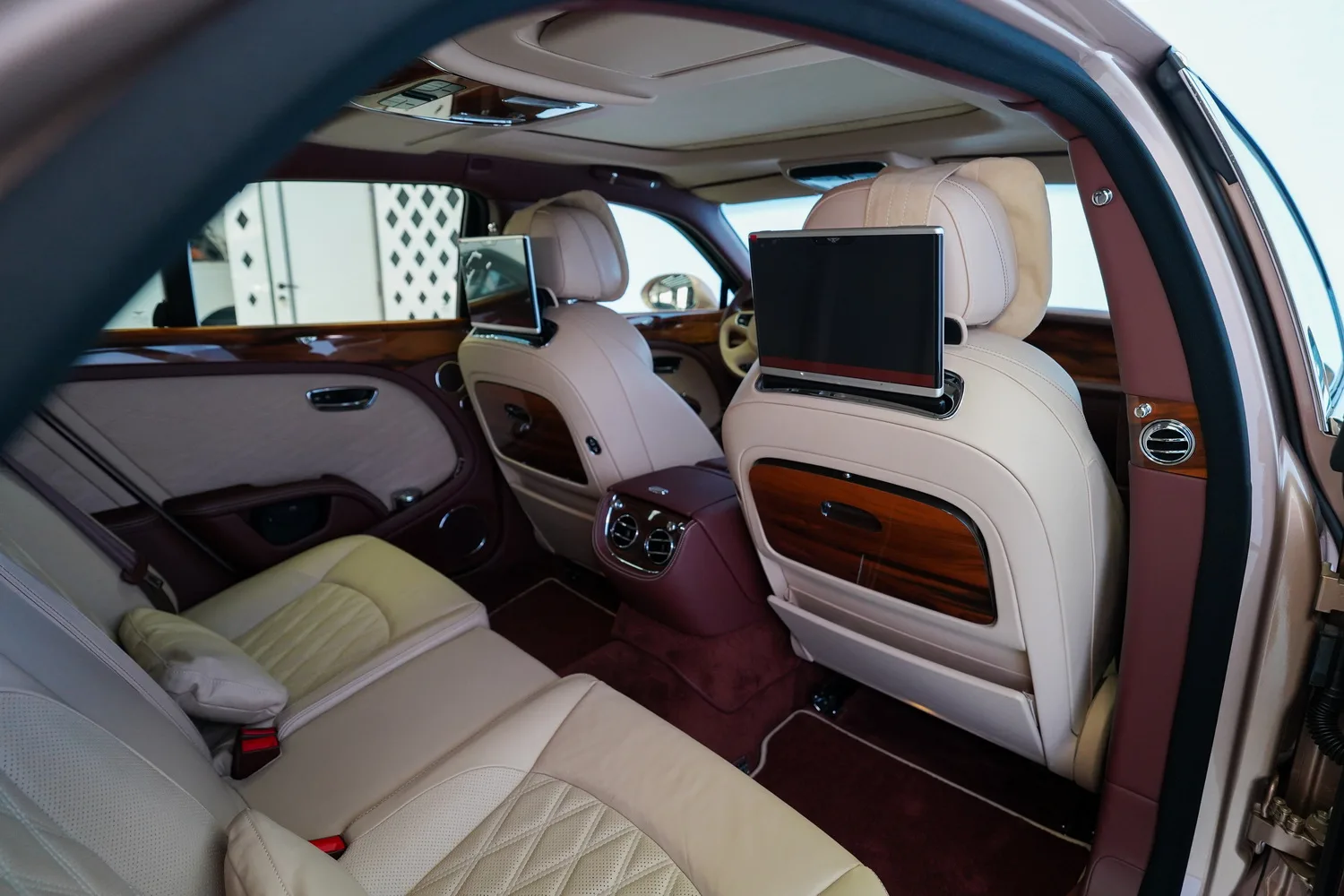 2018 Bentley Mulsanne Mulliner, 15/17