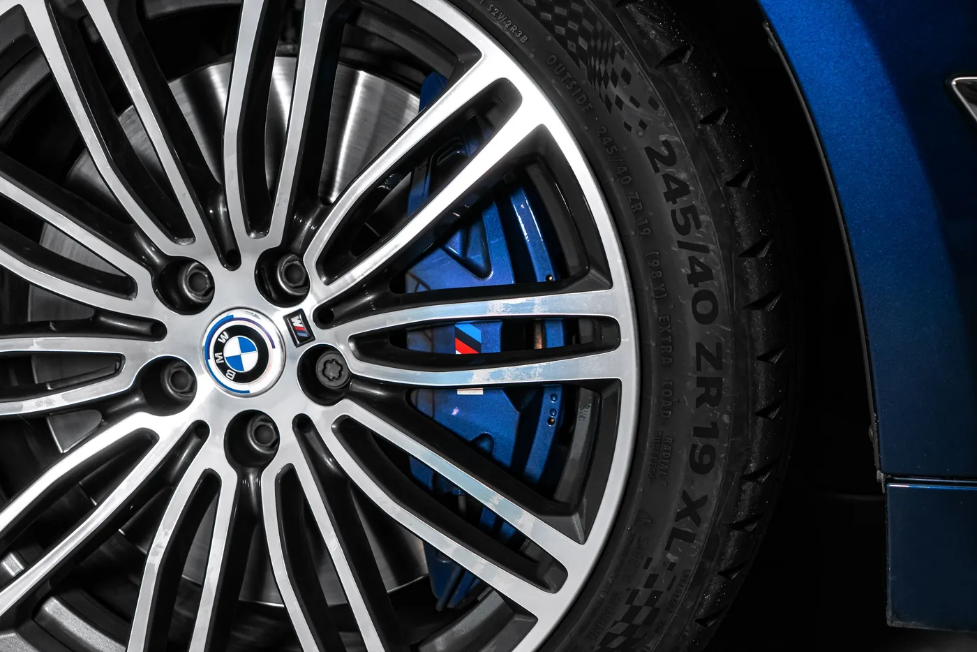 2018 BMW 540d Touring xDrive M Sport offered by a specialist dealer in Ostrava, Czechia, photo 11 of 23