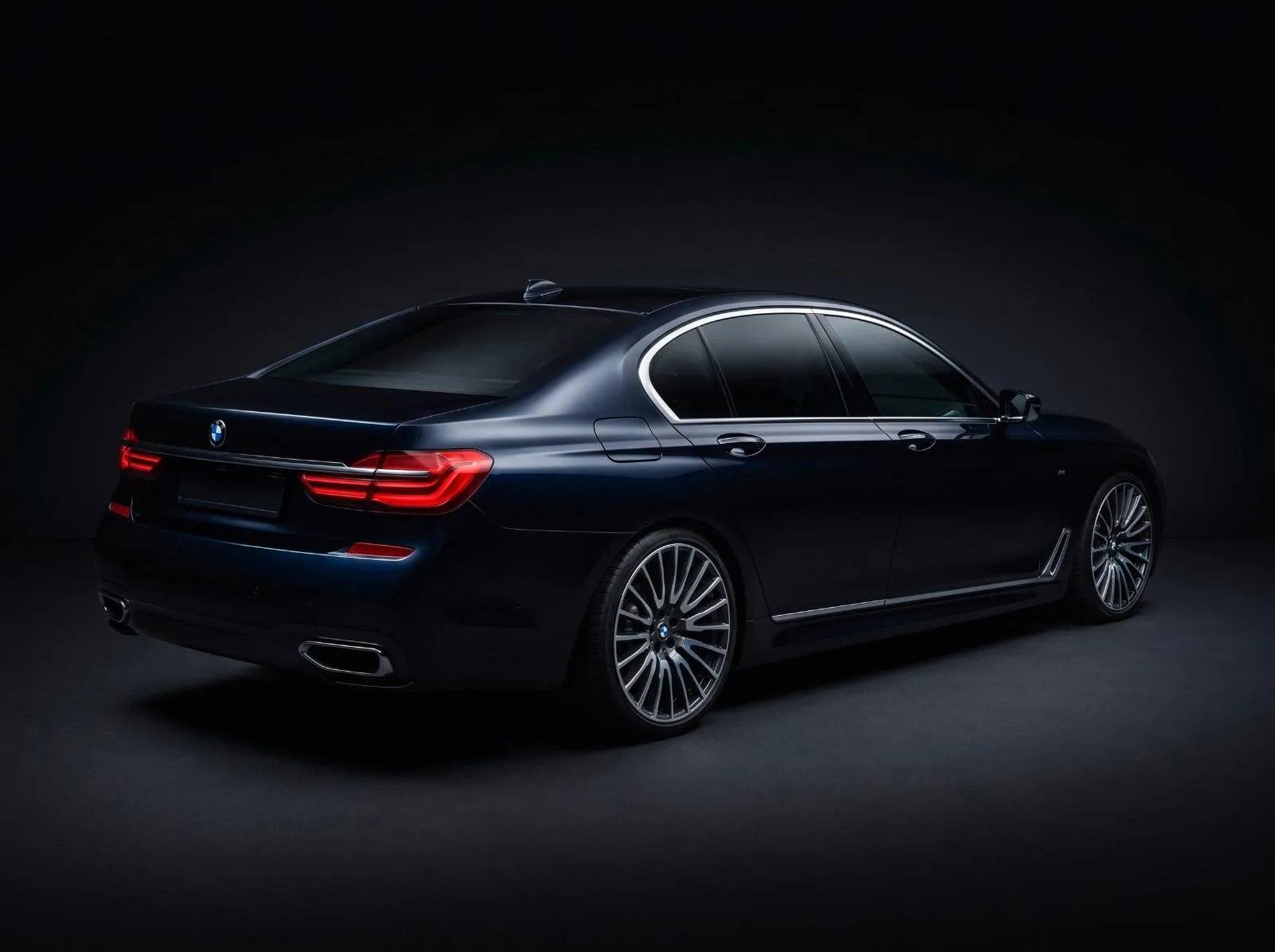 2018 BMW 740i M Sport, 4/14