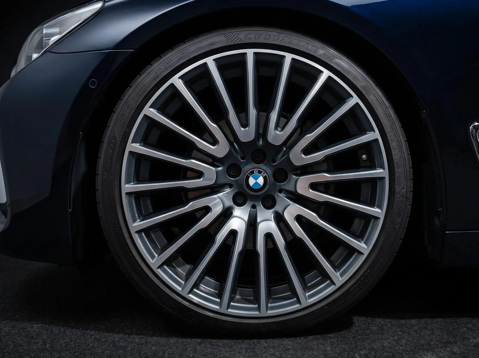 2018 BMW 740i M Sport, 7/14