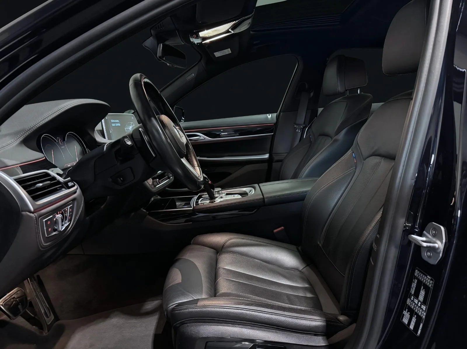 2018 BMW 740i M Sport, 10/14