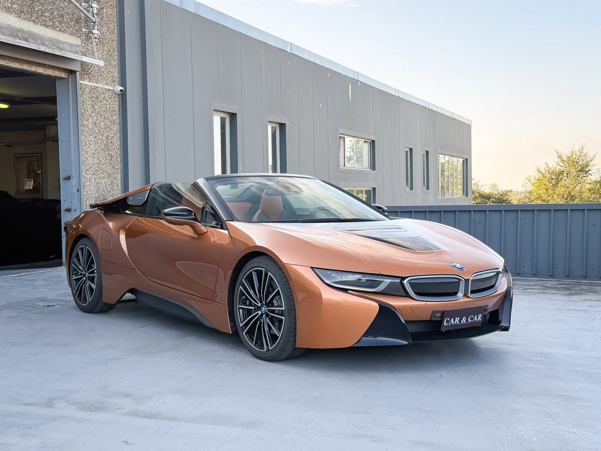2018 BMW i8 Roadster offered by a specialist dealer in Zibido San Giacomo, Italy, main photo