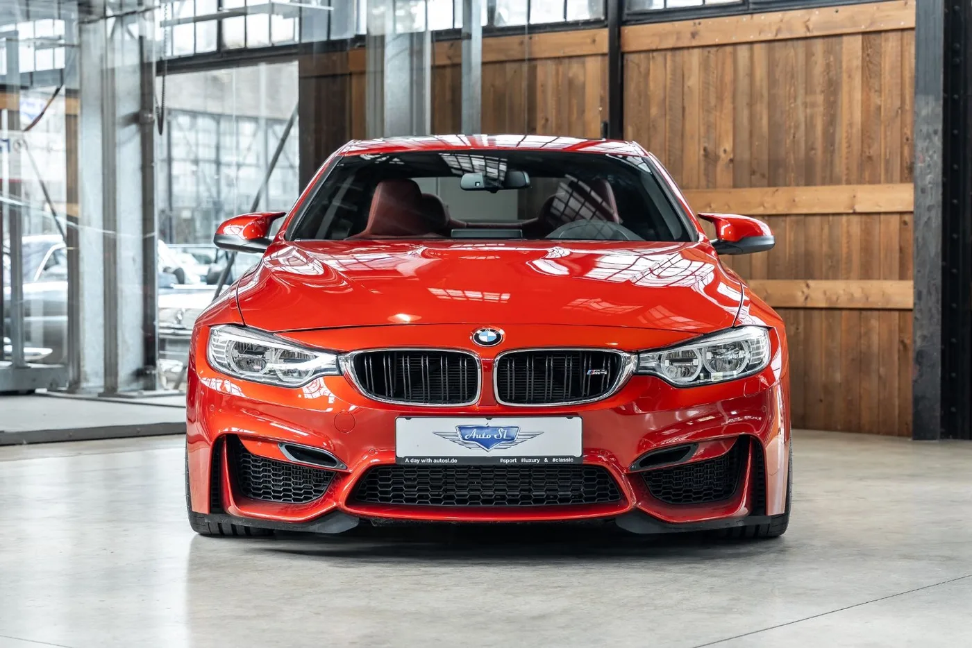 2018 BMW M4 Coupé proposée par un concessionnaire spécialisé à Neuss, Allemagne, photo 3 sur 25