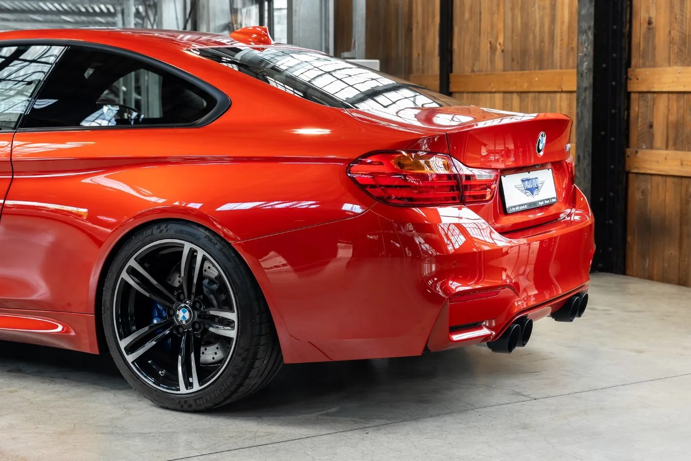 2018 BMW M4 Coupé proposée par un concessionnaire spécialisé à Neuss, Allemagne, photo 7 sur 25