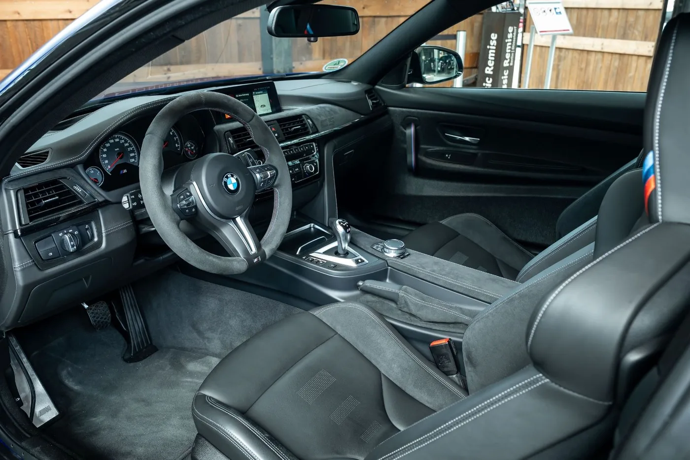 2018 BMW M4 CS angeboten von einem Fachhändler in Neuss, Deutschland, Foto 8 von 10