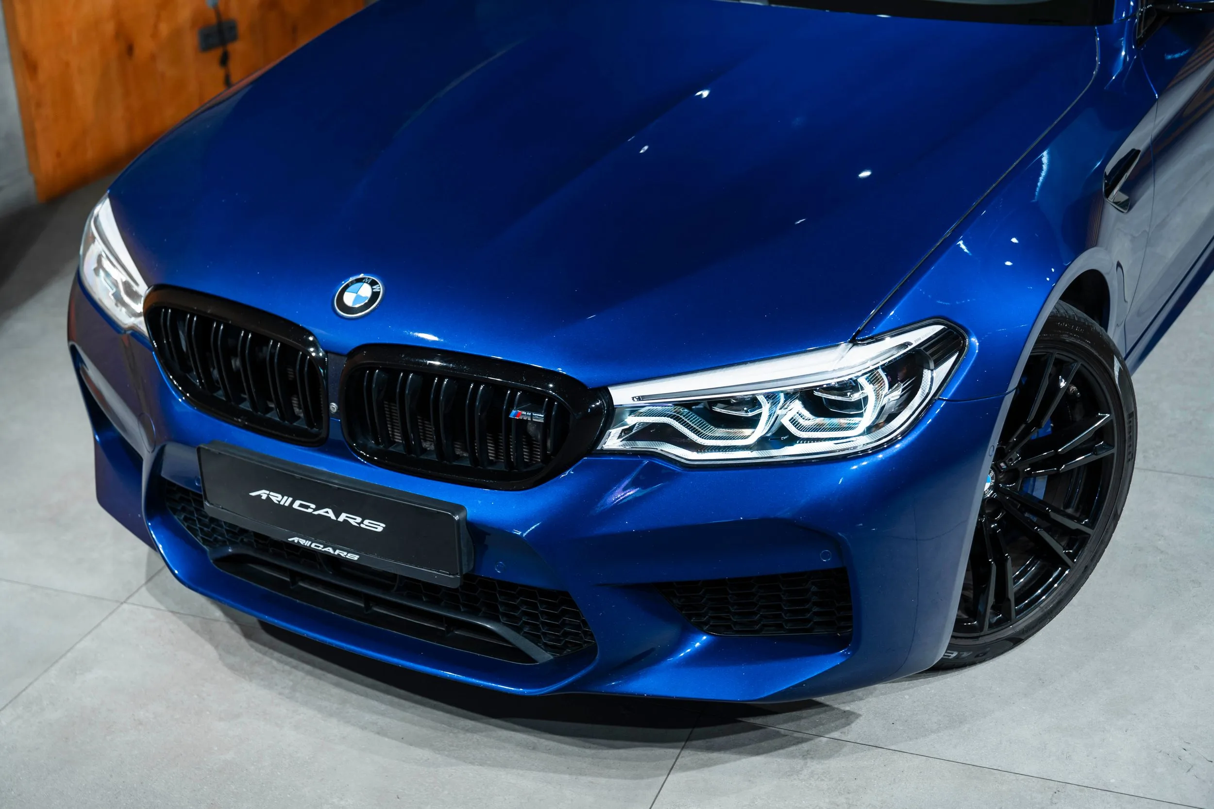 2018 BMW M5, 3/27
