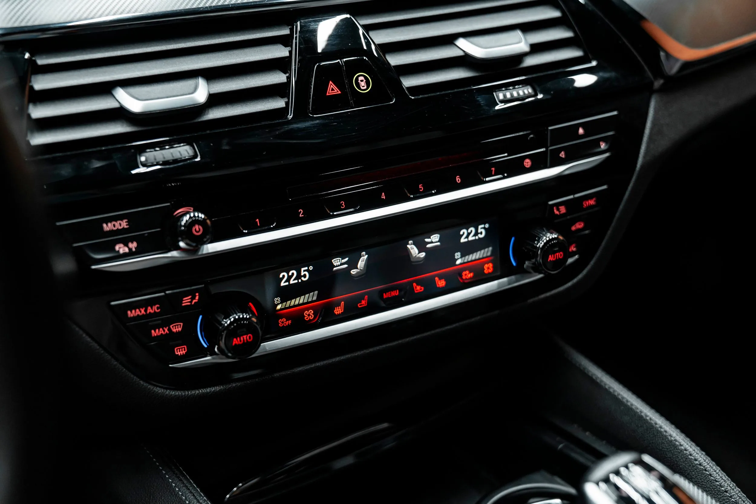 2018 BMW M5, 11/27
