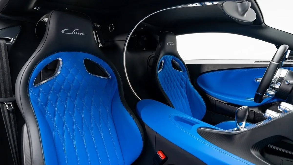 2018 Bugatti Chiron offered by a specialist dealer in Dubai, United Arab Emirates, photo 19 of 25
