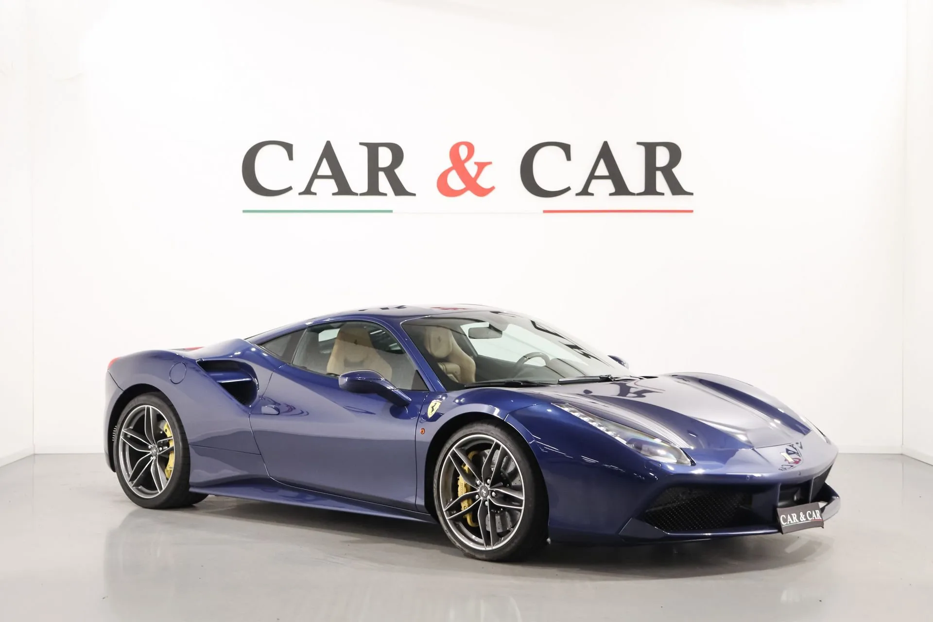 2018 Ferrari 488 GTB angeboten von einem Supersportwagenhändler in Zibido San Giacomo, Italien, Hauptfoto