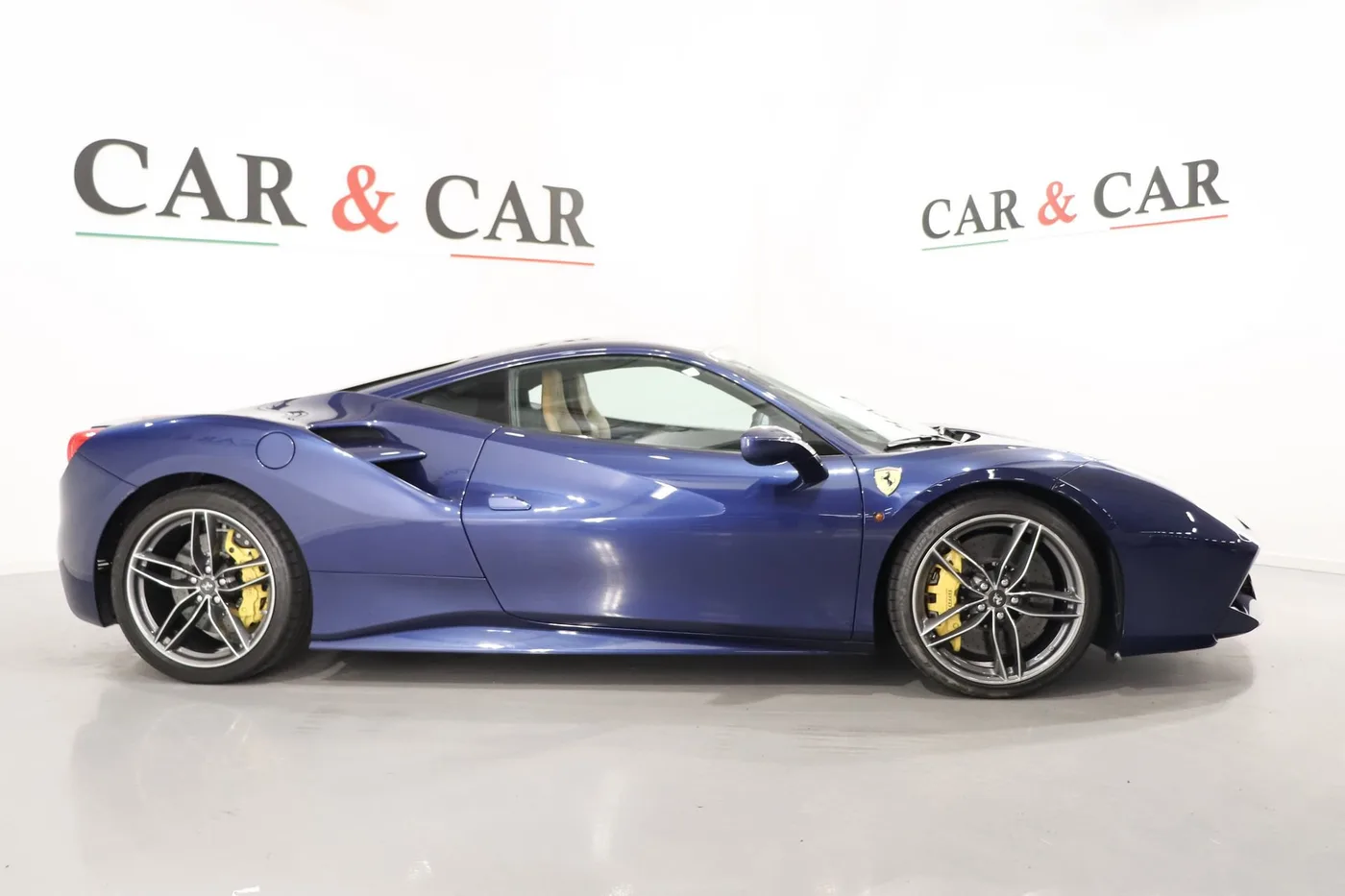 2018 Ferrari 488 GTB offered by a supercar dealer in Zibido San Giacomo, Italy, photo 5 of 25