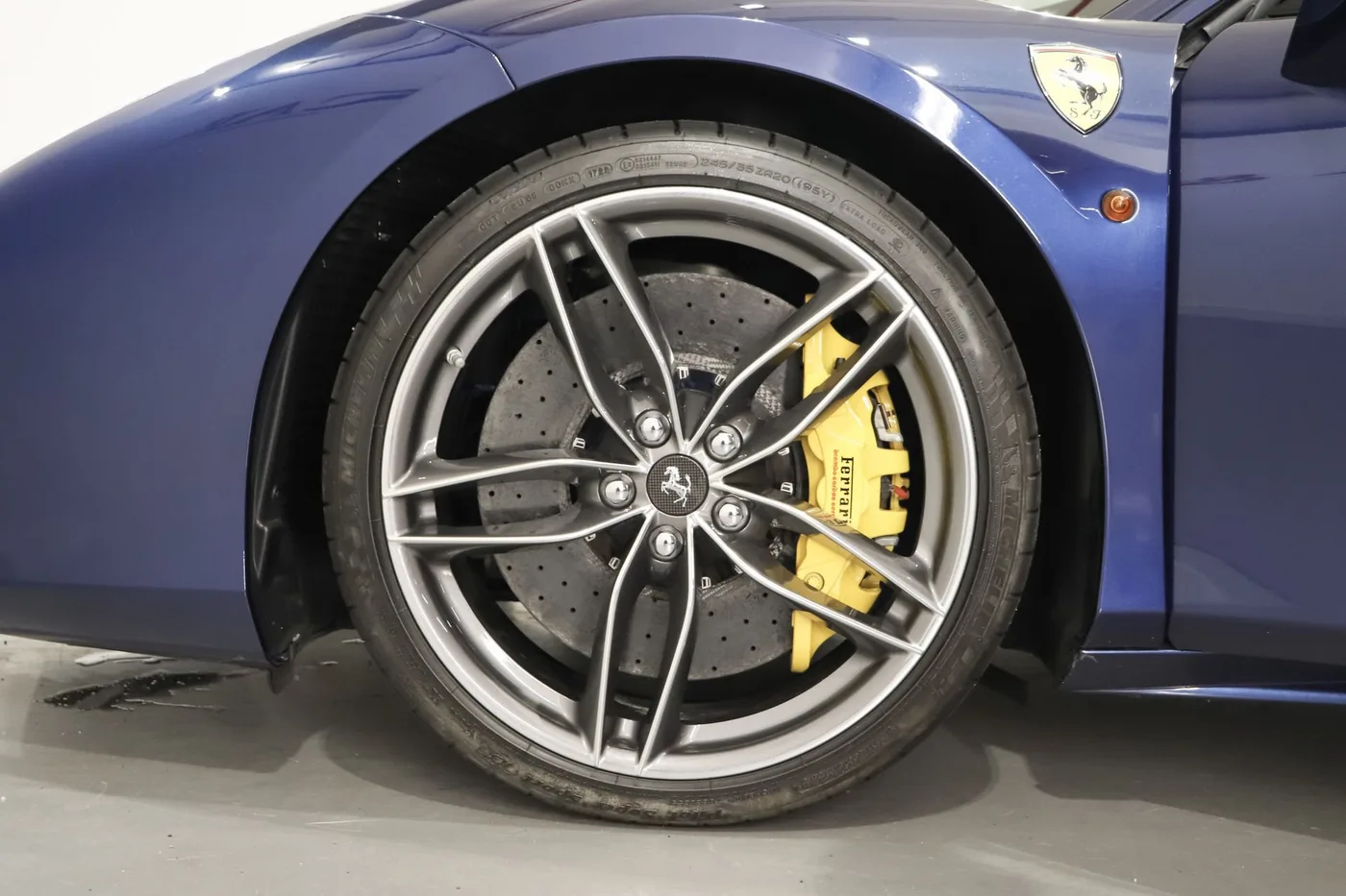 2018 Ferrari 488 GTB offered by a supercar dealer in Zibido San Giacomo, Italy, photo 7 of 25