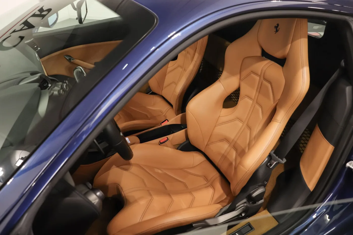 2018 Ferrari 488 GTB offered by a supercar dealer in Zibido San Giacomo, Italy, photo 9 of 25