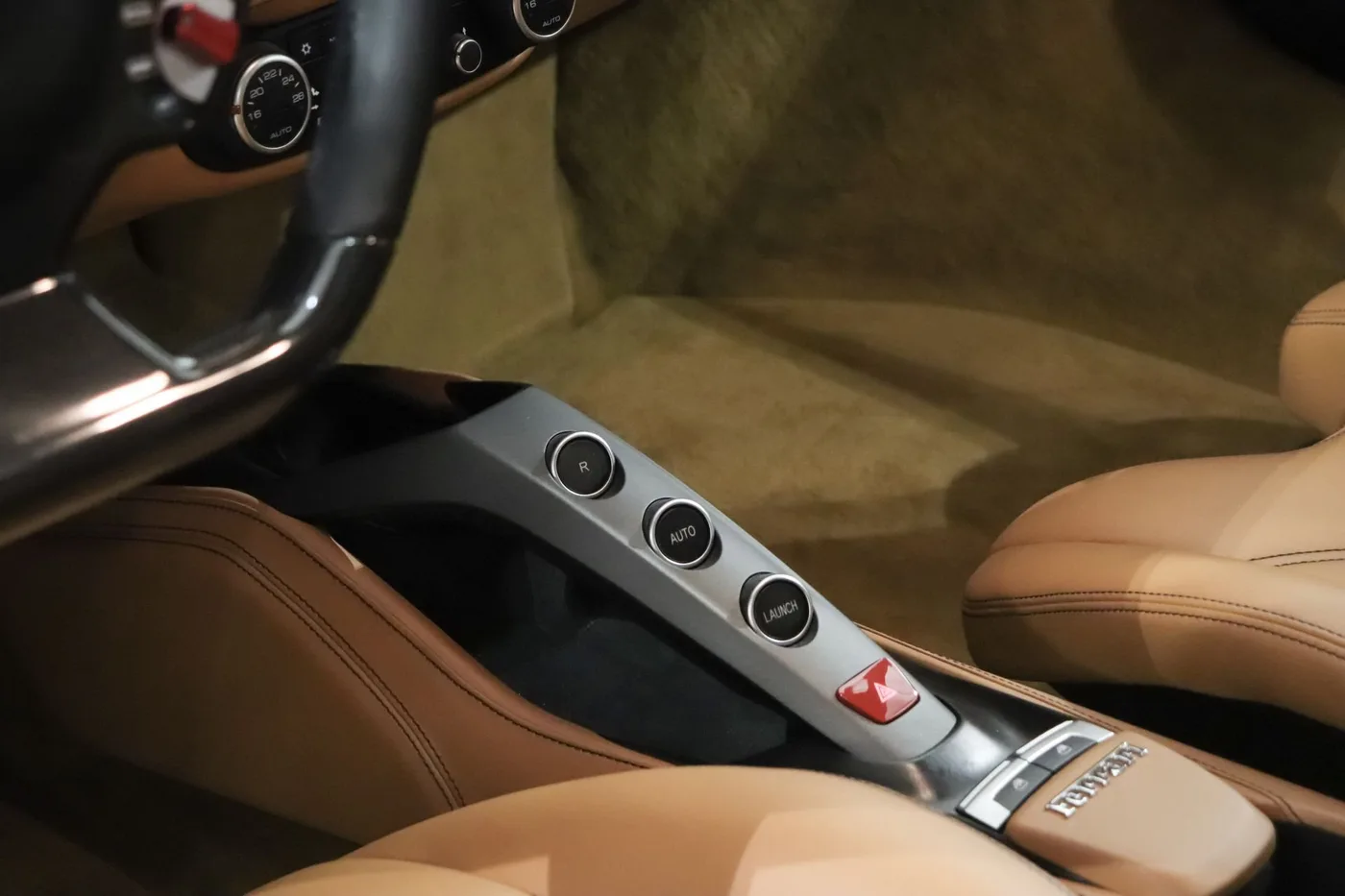 2018 Ferrari 488 GTB offered by a supercar dealer in Zibido San Giacomo, Italy, photo 20 of 25