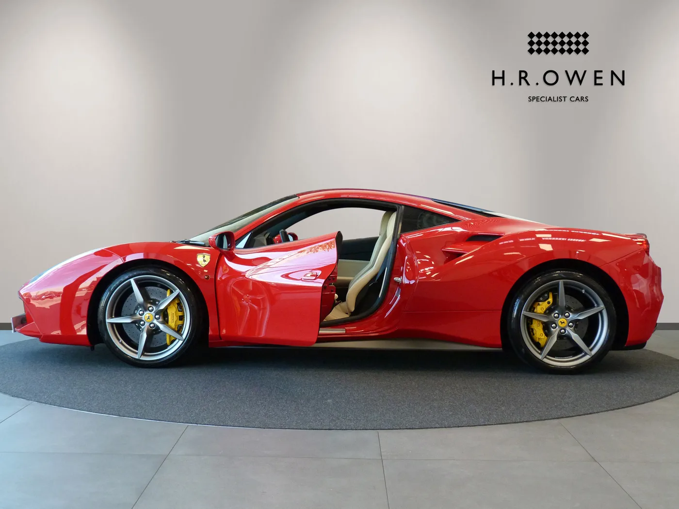 2018 Ferrari 488 GTB offered by a franchised dealer group in Cheltenham, United Kingdom, photo 7 of 25