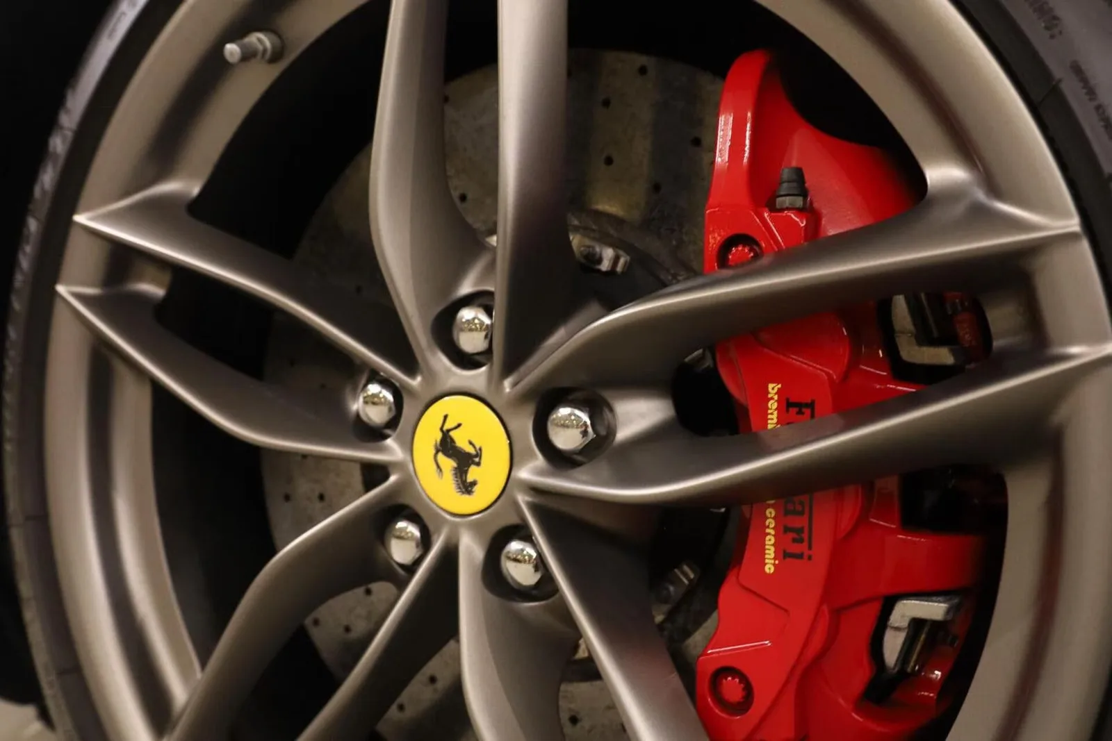 2018 Ferrari 488 GTB, 16/30