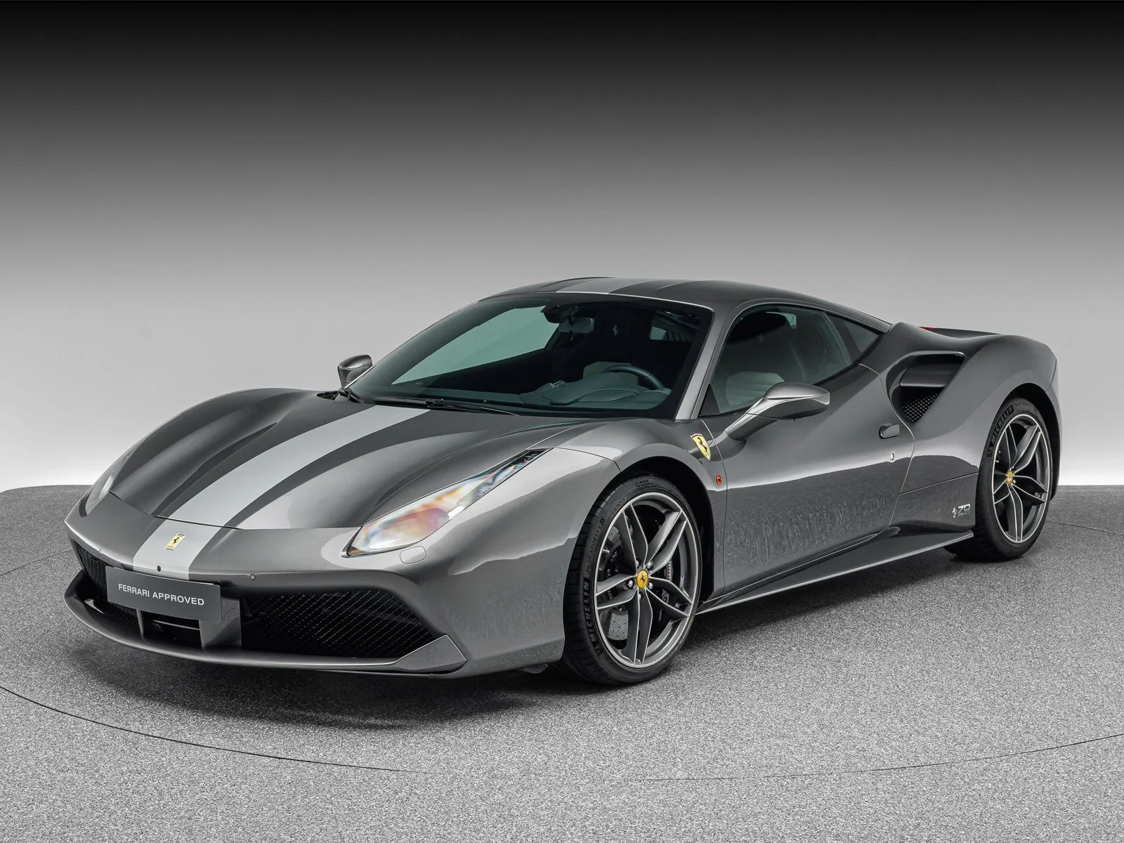 2018 Ferrari 488 GTB Tailor Made 70 Anni angeboten von einem Fachhändler in Böblingen, Deutschland, Hauptfoto