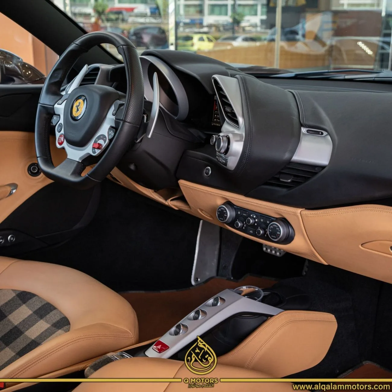 2018 Ferrari 488 GTB Tailor Made 70th Anniversary, 1 of 1 angeboten von einem Fachhändler in Dubai, Vereinigte Arabische Emirate, Foto 7 von 22