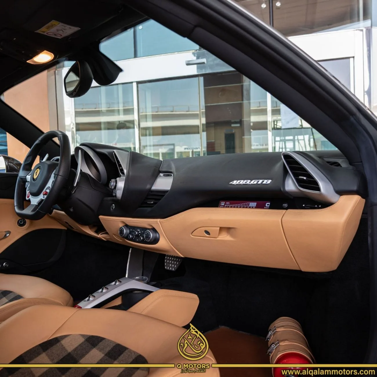2018 Ferrari 488 GTB Tailor Made 70th Anniversary, 1 of 1 angeboten von einem Fachhändler in Dubai, Vereinigte Arabische Emirate, Foto 8 von 22