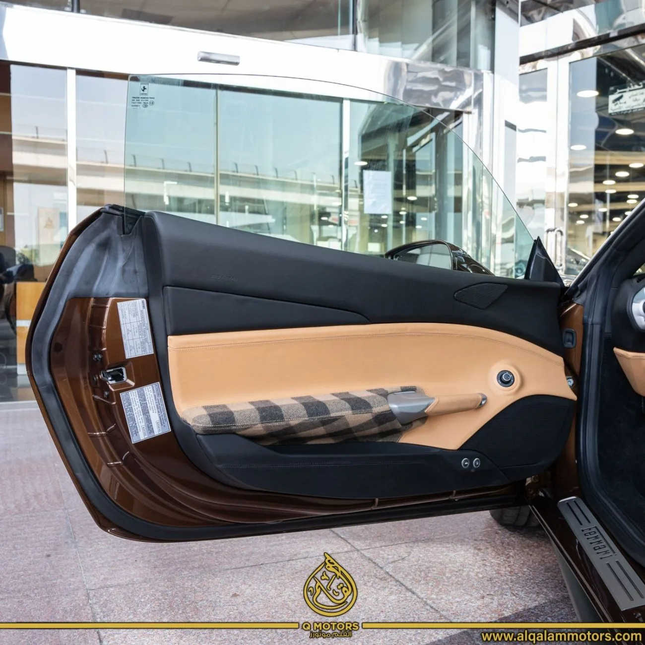 2018 Ferrari 488 GTB Tailor Made 70th Anniversary, 1 of 1 angeboten von einem Fachhändler in Dubai, Vereinigte Arabische Emirate, Foto 21 von 22