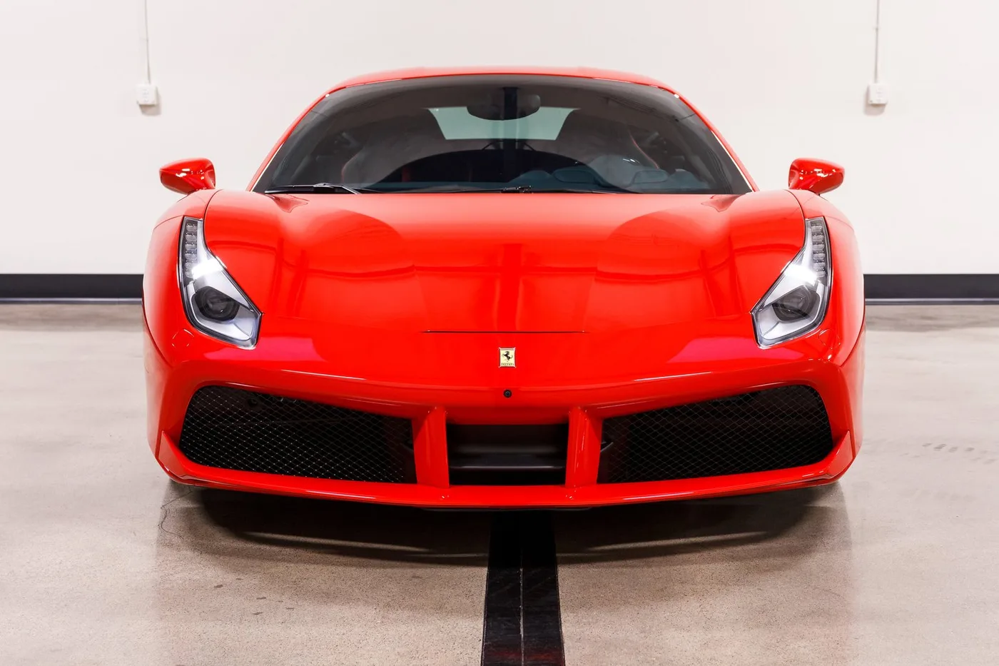 2018 Ferrari 488 GTB sold by a specialist dealer in Costa Mesa, United States, photo 3 of 15