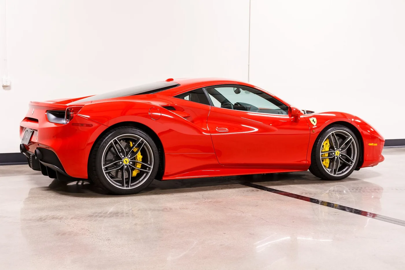 2018 Ferrari 488 GTB sold by a specialist dealer in Costa Mesa, United States, photo 6 of 15