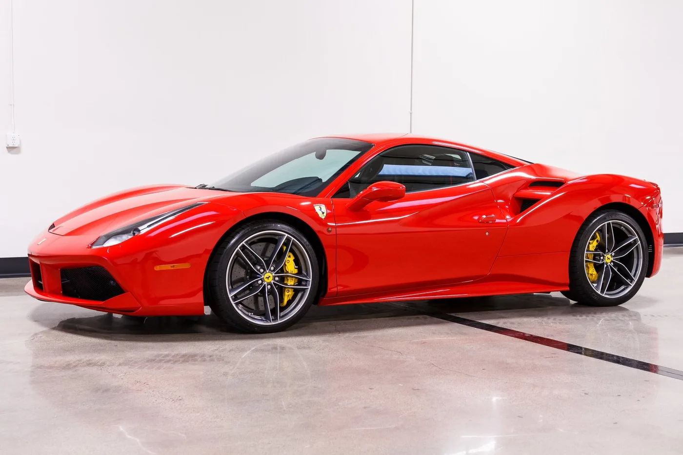 2018 Ferrari 488 GTB sold by a specialist dealer in Costa Mesa, United States, photo 9 of 15