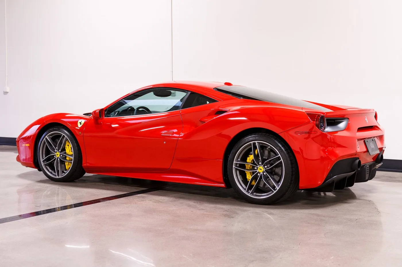 2018 Ferrari 488 GTB sold by a specialist dealer in Costa Mesa, United States, photo 10 of 15